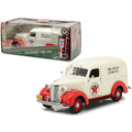 1/24 Diecast Chevrolet Panel Truck Model Car M77362