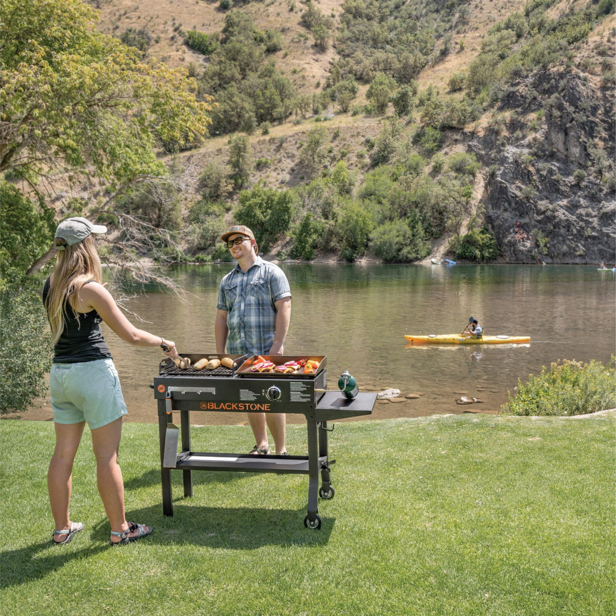 17 Griddle and Charcoal Grill Combo K924635