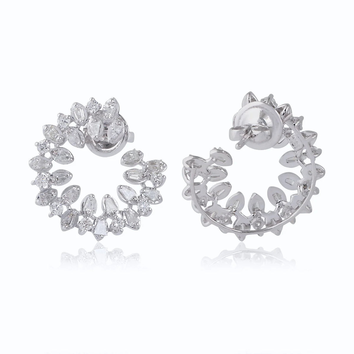 18K White Gold Baguette Diamond Stud Earrings M104529